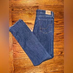 Signature Indigo Slim Straight Jeans